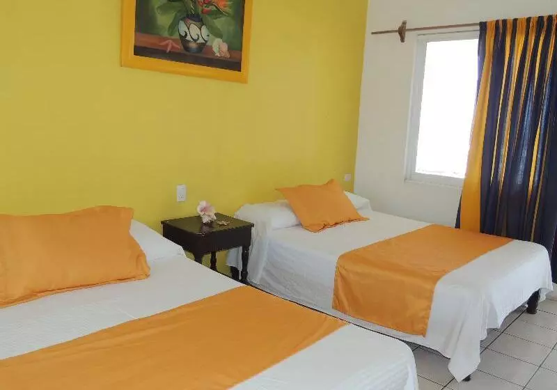 اتاق استاندارد با چشم‌انداز دریا, Concierge Plaza San Rafael