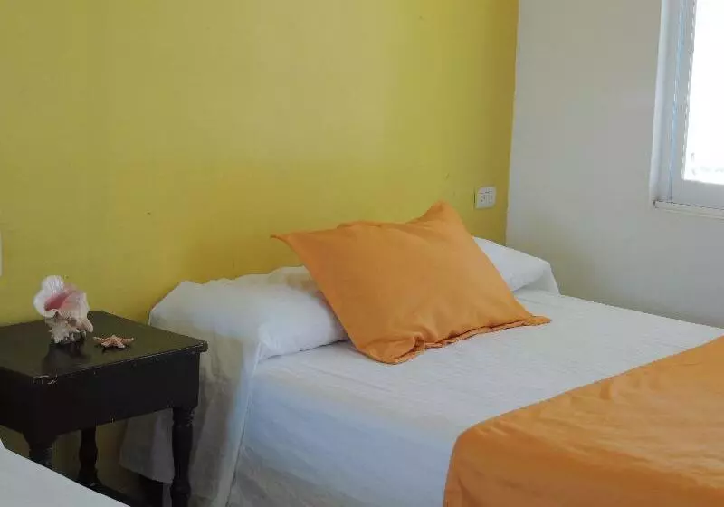 اتاق استاندارد با چشم‌انداز دریا, Concierge Plaza San Rafael