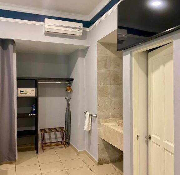 اتاق لوکس, Inhouse León