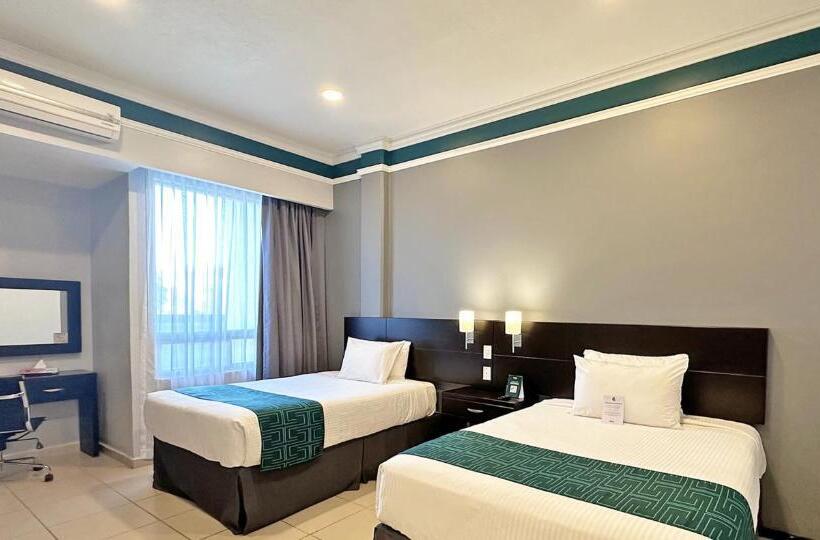 اتاق لوکس, Inhouse León