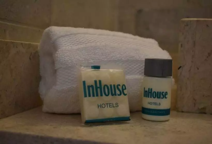 デラックスルーム, Inhouse León