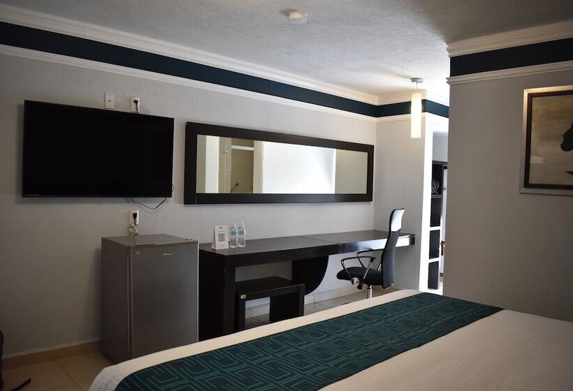 اتاق لوکس, Inhouse León