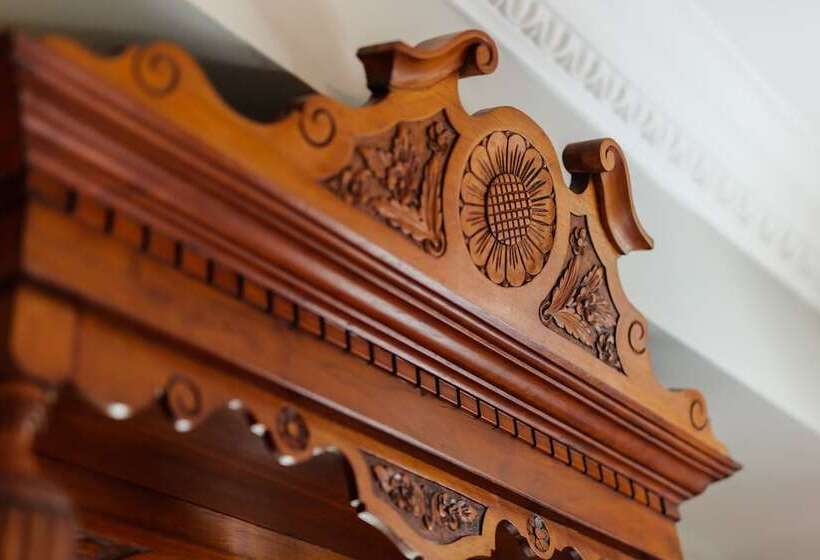 Номер Deluxe, Jolyon S Boutique