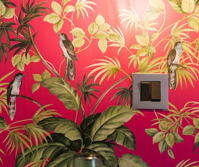 Номер Deluxe, Jolyon S Boutique