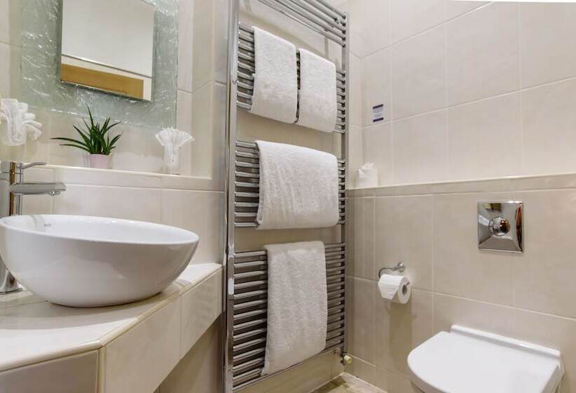 Номер Economy, Jolyon S Boutique