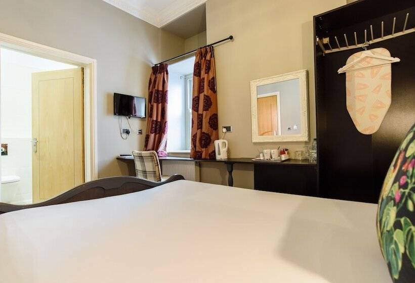 Номер Economy, Jolyon S Boutique