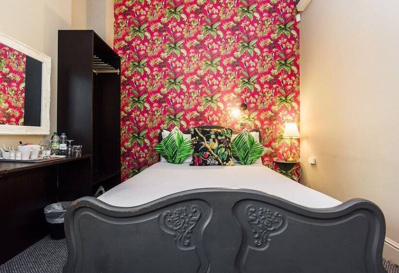 Номер Economy, Jolyon S Boutique