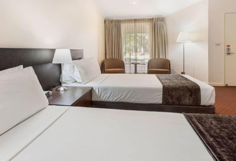 اتاق لوکس, Karratha International