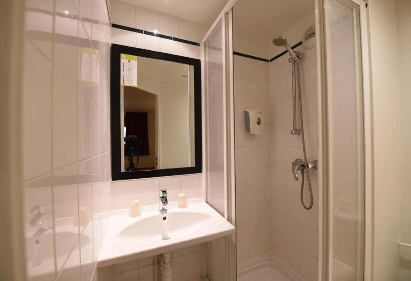 标准三人间, Première Classe Rosny Sous Bois