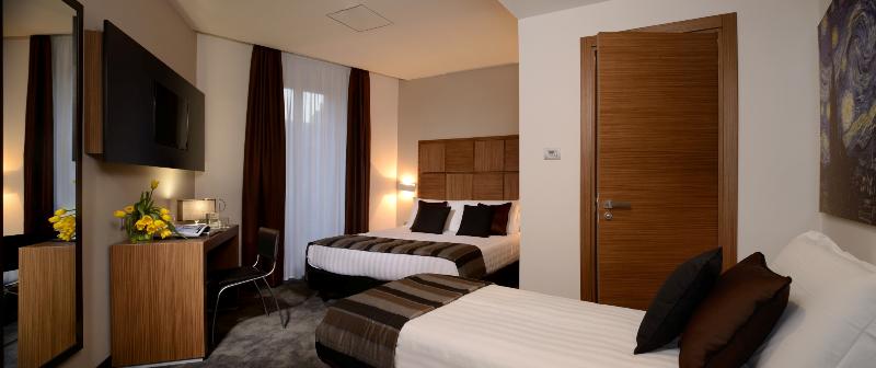 חדר סטנדרט לארבעה, Rome Art Hotel   Gruppo Trevi Hotels