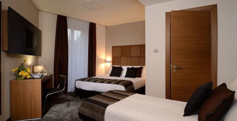 חדר סטנדרט לשלושה, Rome Art Hotel   Gruppo Trevi Hotels