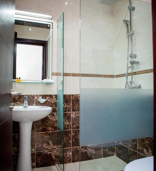 غرفة قياسية, Rustaveli Palace