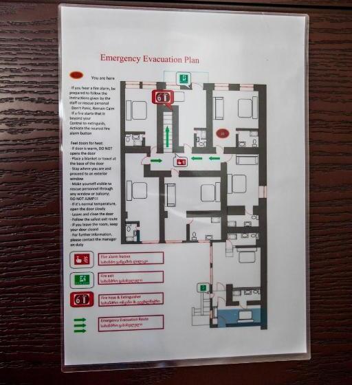 غرفة قياسية, Rustaveli Palace