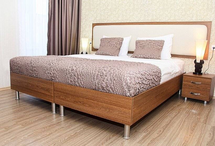 غرفة قياسية, Rustaveli Palace