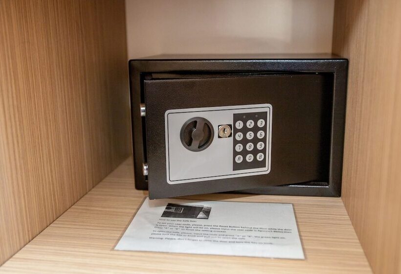 غرفة قياسية, Rustaveli Palace