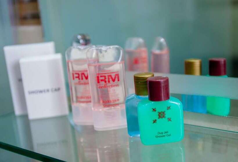 جناح جونيور, Rustaveli Palace