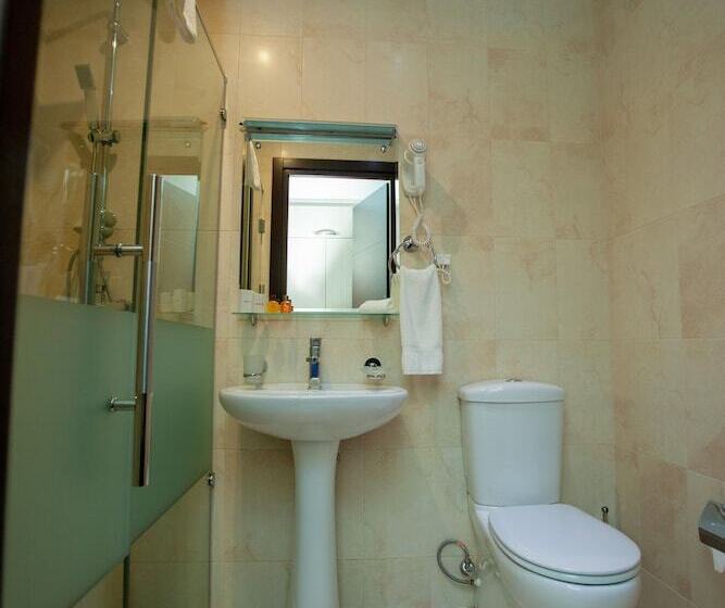 جناح جونيور, Rustaveli Palace