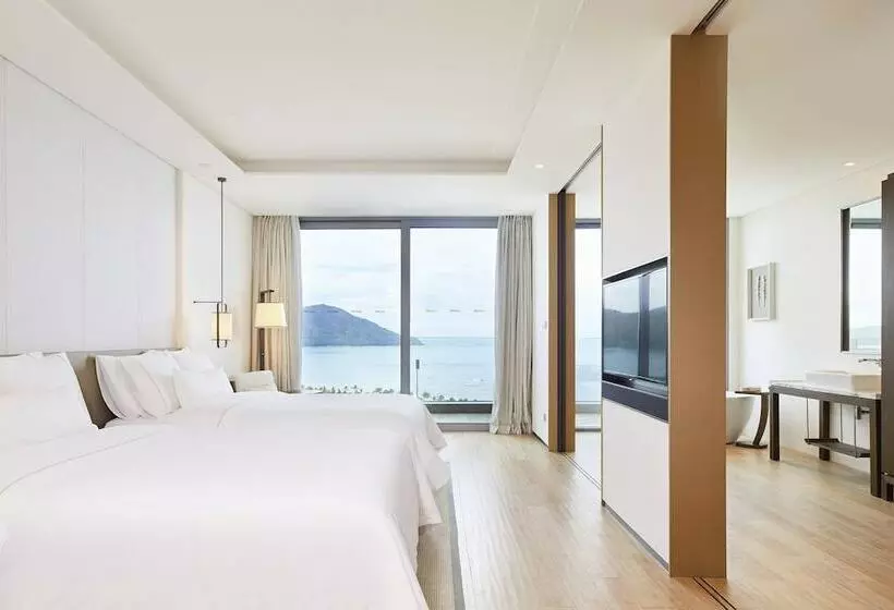 海の見えるダブルベッドスタンダードルーム, The Westin Blue Bay Resort & Spa