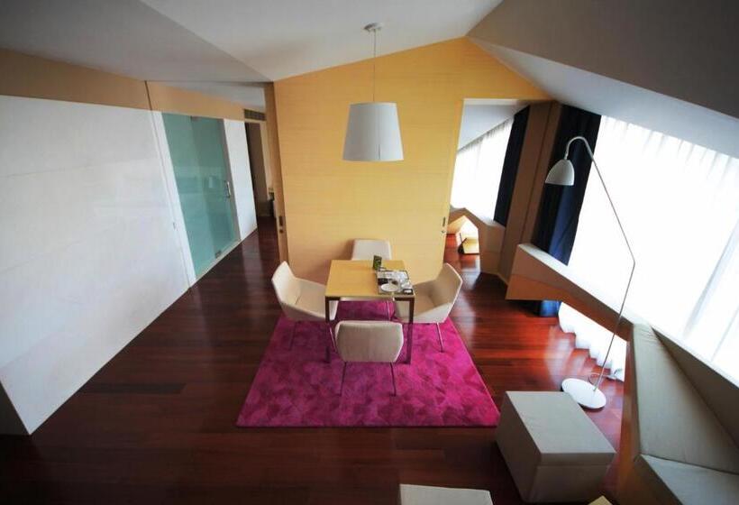 Люкс Deluxe Кровать Кинг, Vivanta New Delhi, Dwarka