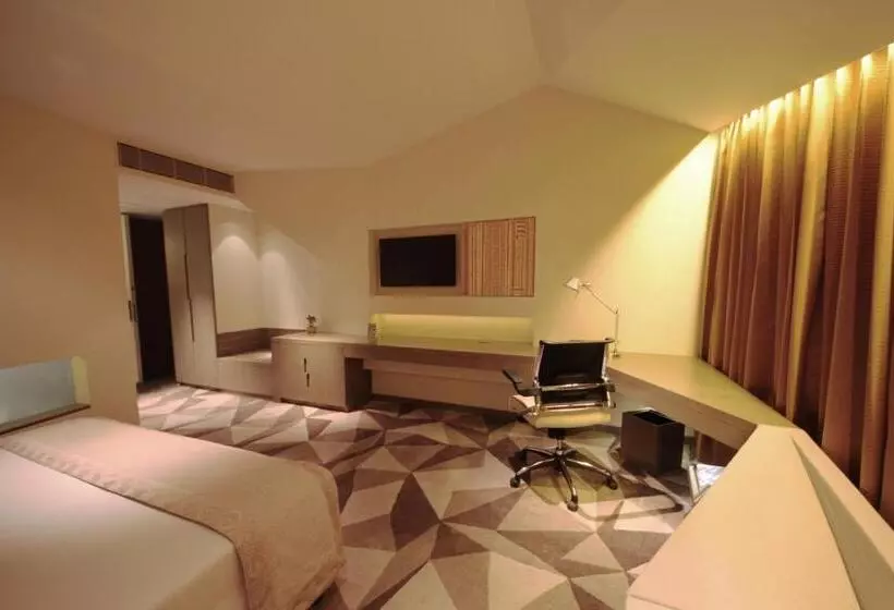 キングサイズベッドのスーペリアルーム, Vivanta New Delhi, Dwarka