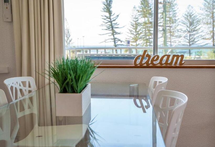 Superior 2-bedroom flat with sea view, Mandolin Beachfront Resort