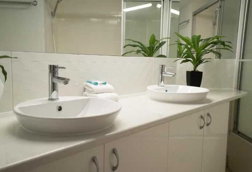 Superior 2-bedroom flat with sea view, Mandolin Beachfront Resort