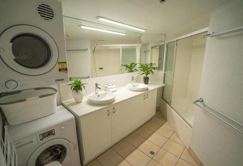 Superior 2-bedroom flat with sea view, Mandolin Beachfront Resort