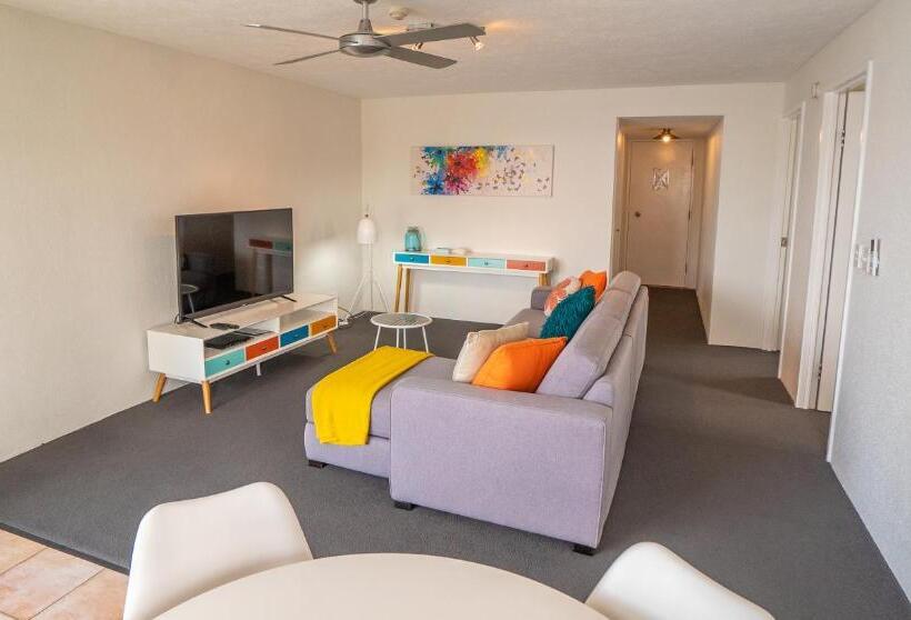 Superior 2-bedroom flat with sea view, Mandolin Beachfront Resort