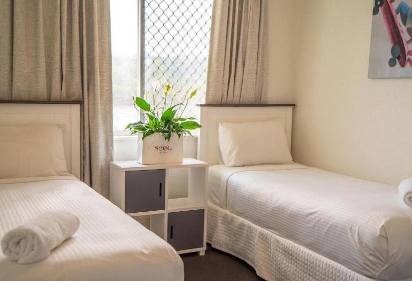 Superior 2-bedroom flat with sea view, Mandolin Beachfront Resort