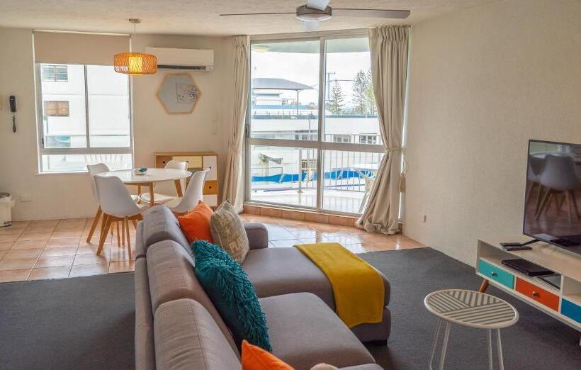 Superior 2-bedroom flat with sea view, Mandolin Beachfront Resort