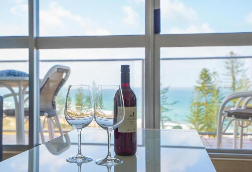 Superior 2-bedroom flat with sea view, Mandolin Beachfront Resort