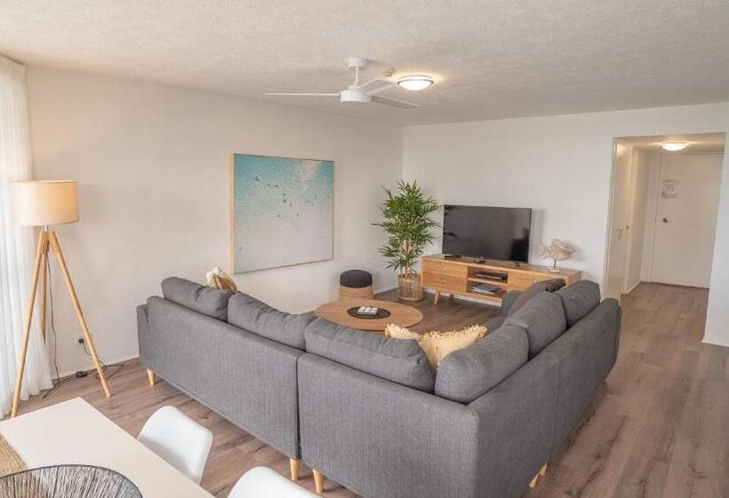 Superior 2-bedroom flat with sea view, Mandolin Beachfront Resort