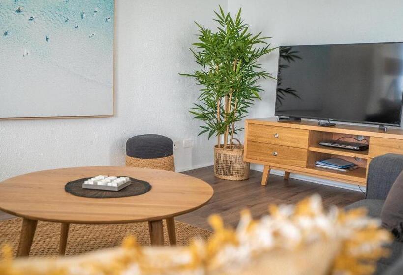 Superior 2-bedroom flat with sea view, Mandolin Beachfront Resort