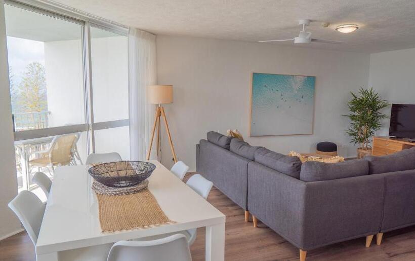 Superior 2-bedroom flat with sea view, Mandolin Beachfront Resort