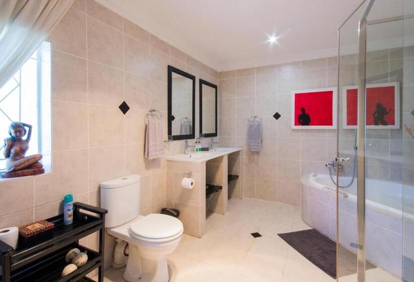 מיטת קינג בסוויטה, Golfer's Lodge