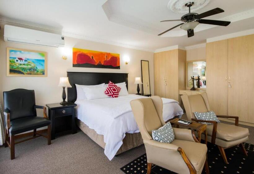 מיטת קינג בסוויטה, Golfer's Lodge