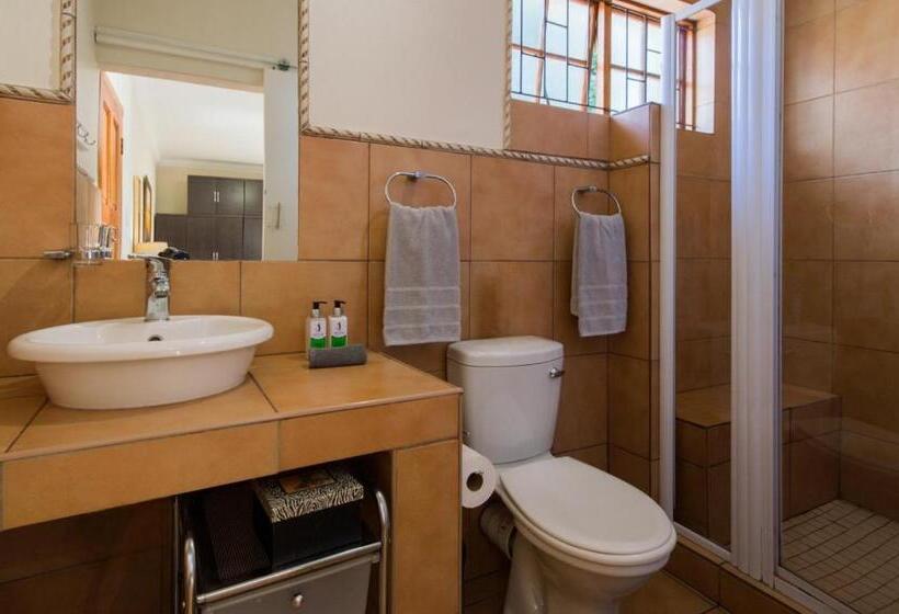 סטודיו סופריור, Golfer's Lodge