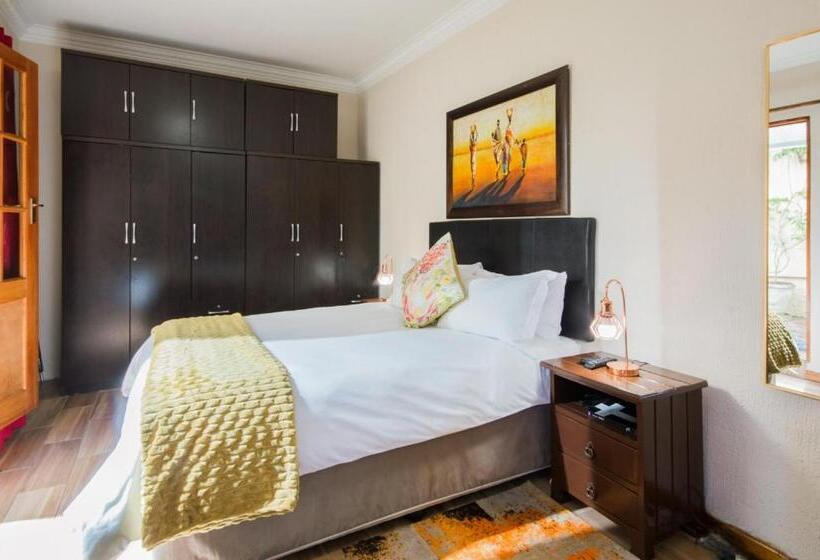 סטודיו סופריור, Golfer's Lodge