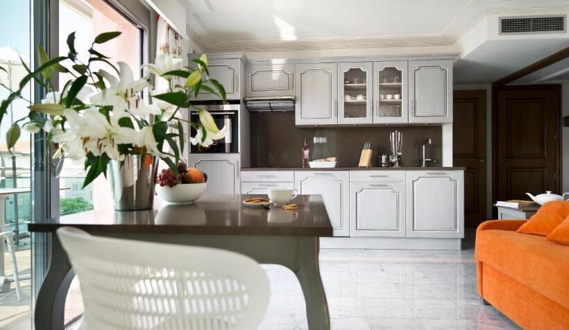 带2个卧室的公寓, Villa Romana Fréjus