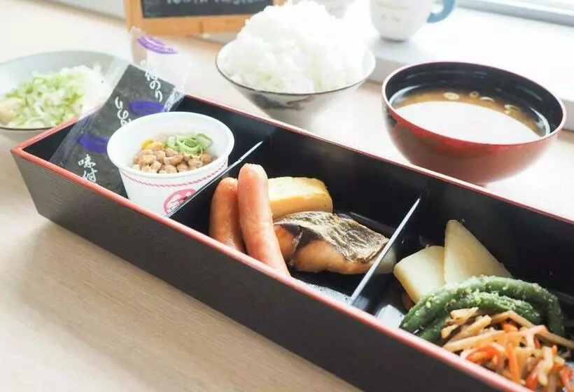 تختخواب در اتاق مشترک, Shin Osaka Youth Hostel