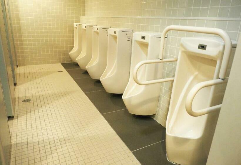 تختخواب در اتاق مشترک, Shin Osaka Youth Hostel