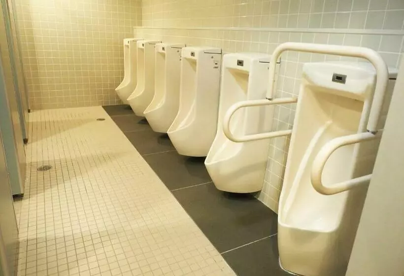 تختخواب در اتاق مشترک, Shin Osaka Youth Hostel