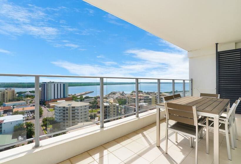 一ベッドルームエクゼクティブアパートメント, Signatures On Woods