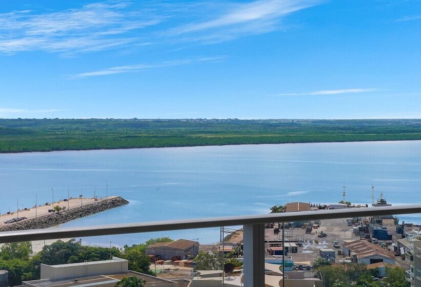 一ベッドルームエクゼクティブアパートメント, Signatures On Woods