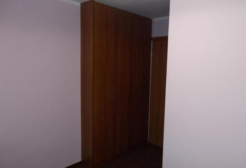 Номер Стандарт, Willa Poniatowskiego