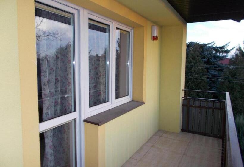 Трехместный Номер Стандарт с Балконом, Willa Poniatowskiego