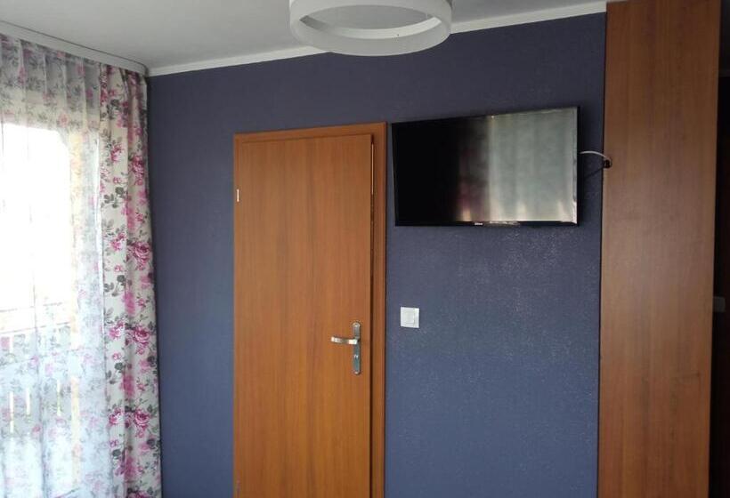 Трехместный Номер Стандарт с Балконом, Willa Poniatowskiego