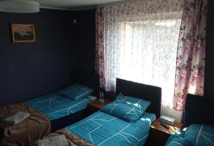 Трехместный Номер Стандарт с Балконом, Willa Poniatowskiego