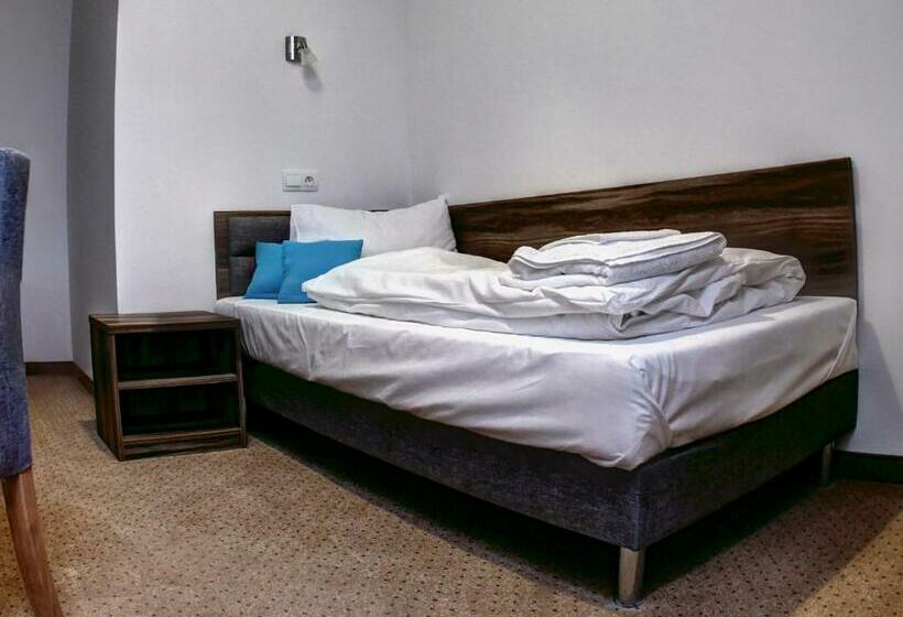 חדר סטנדרט יחיד, Serby