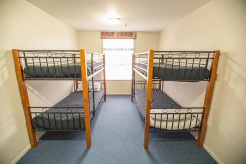 共用房间的床, Haka House Rotorua